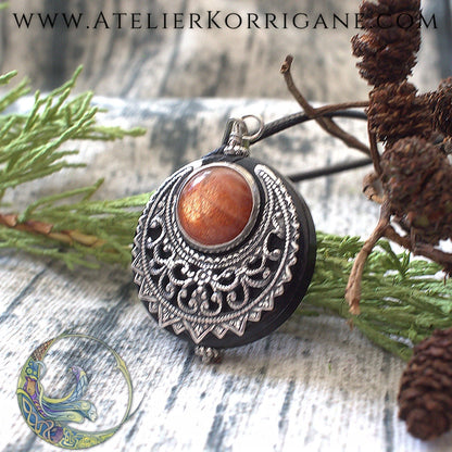 Amulette "Lleuad" Véritable Pierre de Soleil - Collier de Protection Lune - EDITION LIMITEE Korrigane