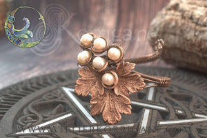 Bracelet Manchette avec une véritable feuille et des véritables perles de culture Korrigane
