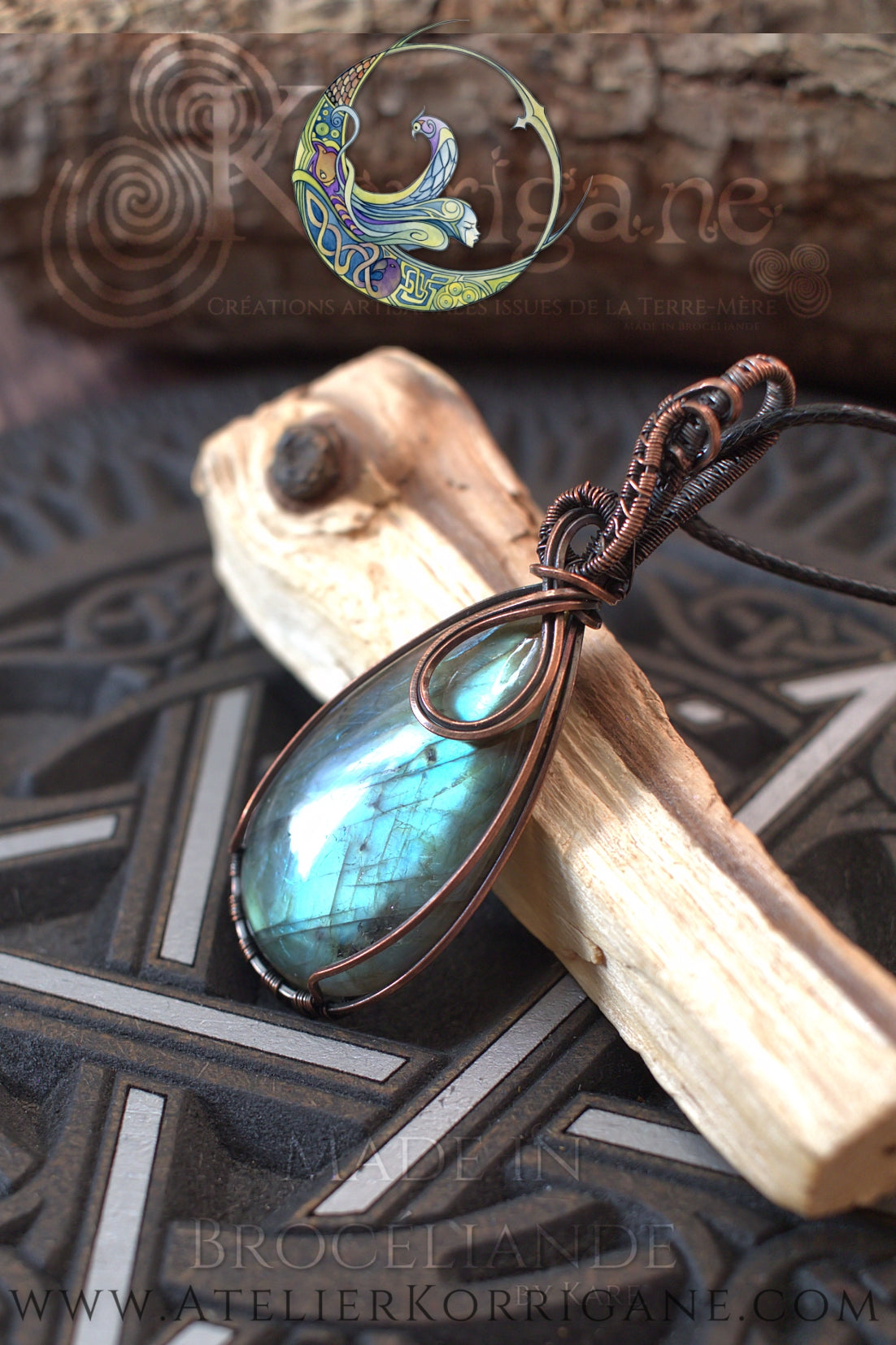 Pendentif Brumes en Labradorite Vert-Bleu et Cuivre Korrigane