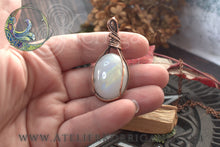 Charger l&#39;image dans la galerie, Pendentif Brumes en Labradorite Blanche et Cuivre Korrigane