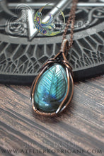 Charger l&#39;image dans la galerie, Pendentif Brumes en Labradorite et Cuivre Korrigane