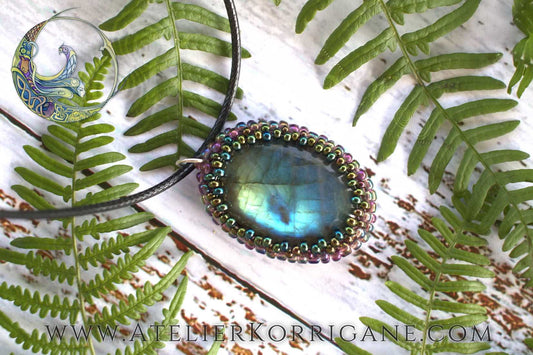 Collier Amulette Labradorite Bleue Korrigane