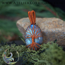 Charger l&#39;image dans la galerie, Collier Arbre de Vie Labradorite Lumineuse Korrigane