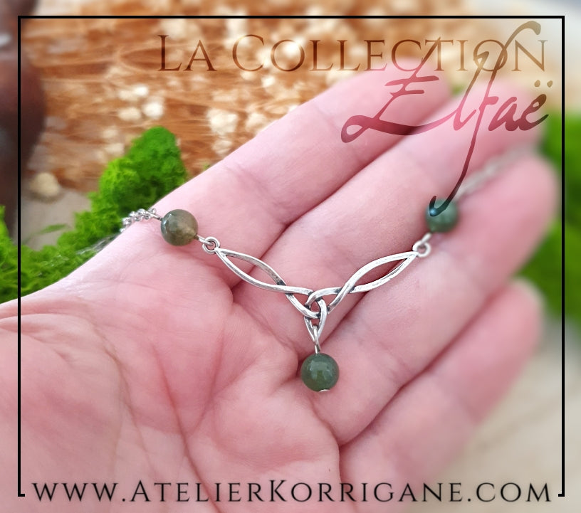 Collier Elfique en Agate Mousse avec Triquetra Celtique Korrigane