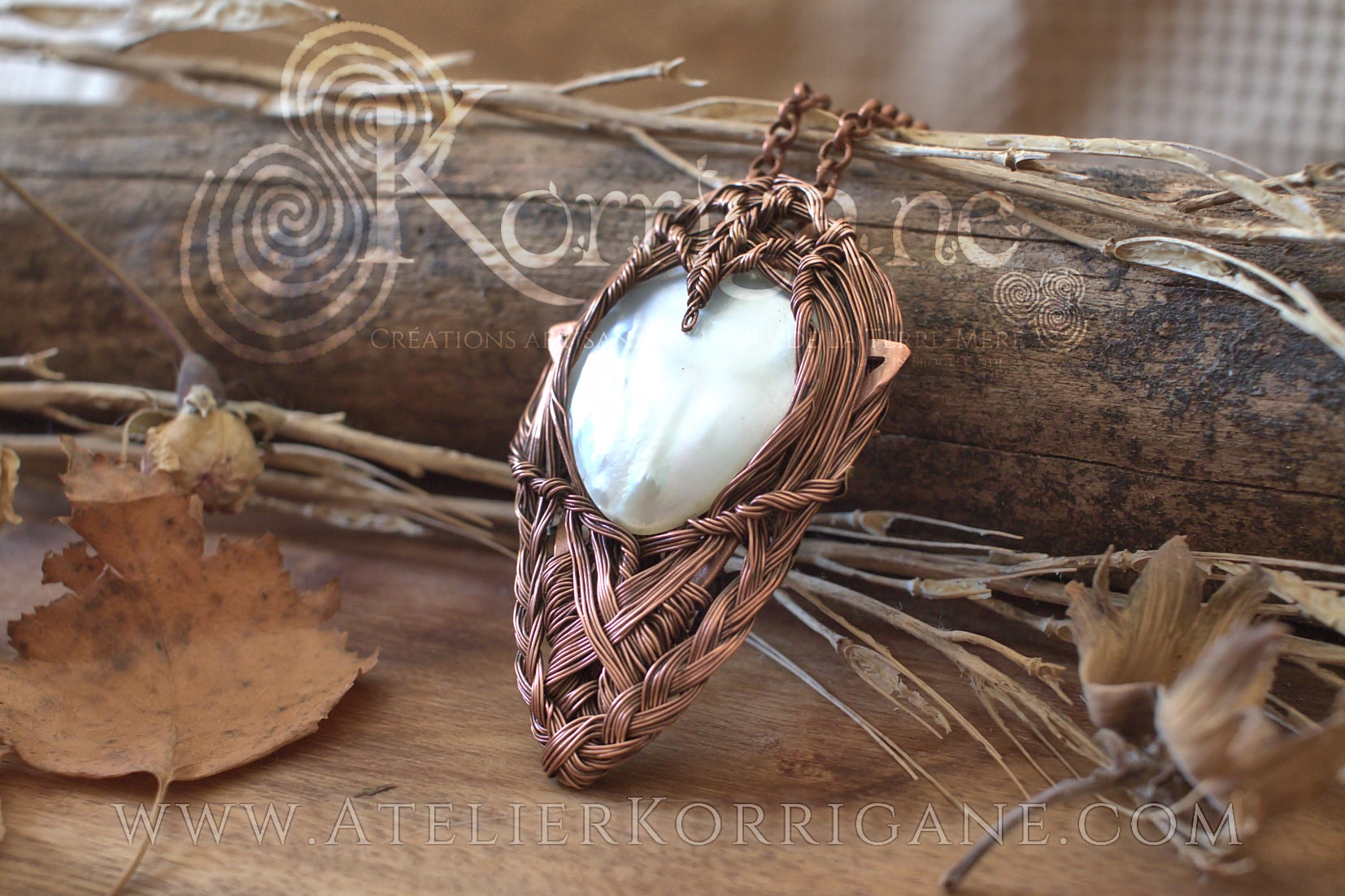 Collier Galadriel en Nacre 'Elfen' Korrigane