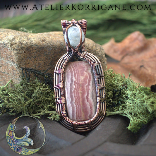 Collier Pendentif Dùsgadh Ogham en Rodhochrosite Korrigane