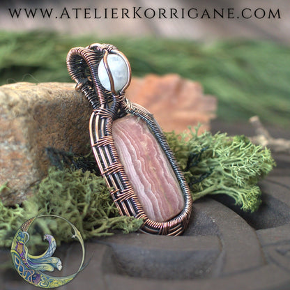 Collier Pendentif Dùsgadh Ogham en Rodhochrosite Korrigane