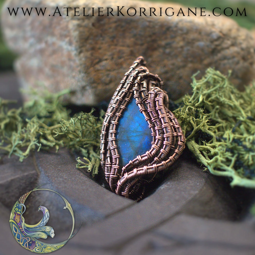 Collier de Litha en Labradorite bleue Korrigane