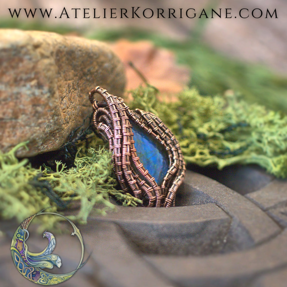 Collier de Litha en Labradorite bleue Korrigane