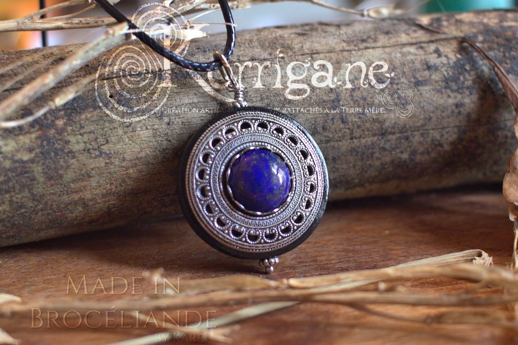 Collier de Protection Pendentif 'Amddiffyn', Lapis Lazuli, talisman de protection, Bois Korrigane