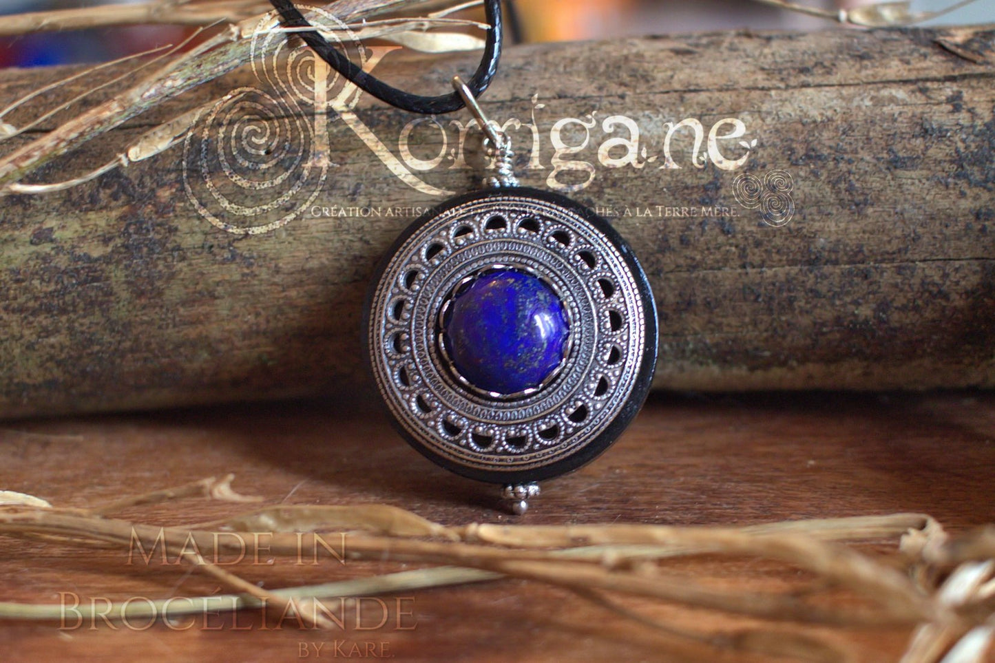 Collier de Protection Pendentif 'Amddiffyn', Lapis Lazuli, talisman de protection, Bois Korrigane