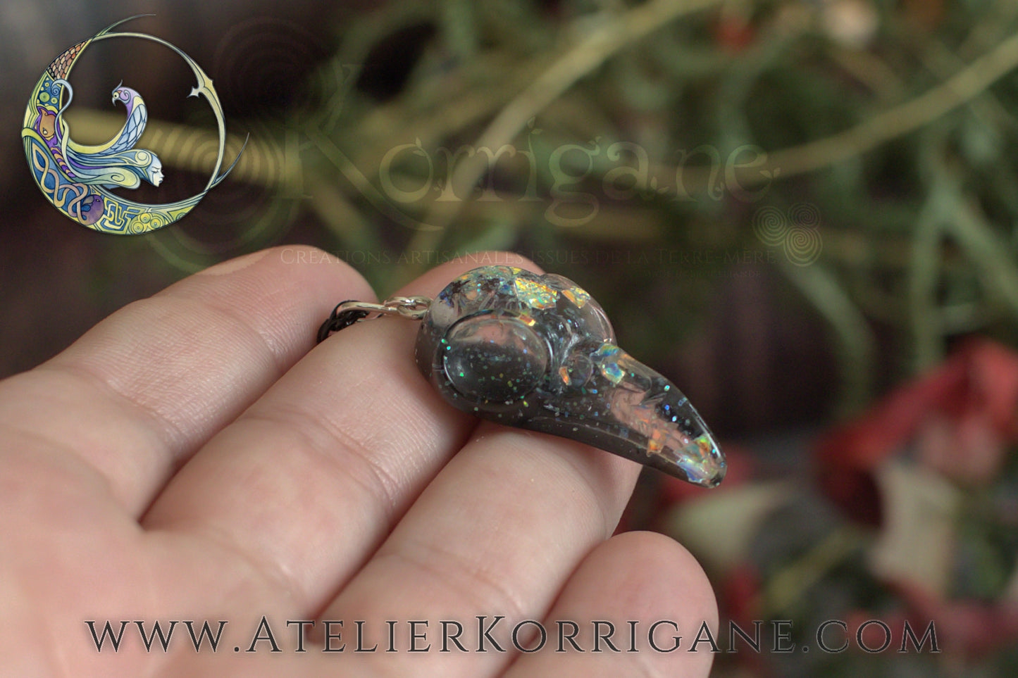 Pendentif Totem Corbeau pailleté Korrigane