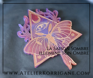 Plaque d'Autel Papillon de Nuit Outil de divination Korrigane