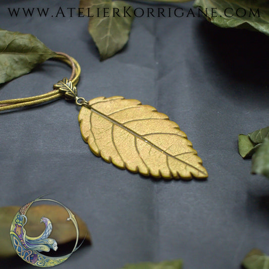 Collier Totem Woodlands Feuille Vert Kaki Korrigane