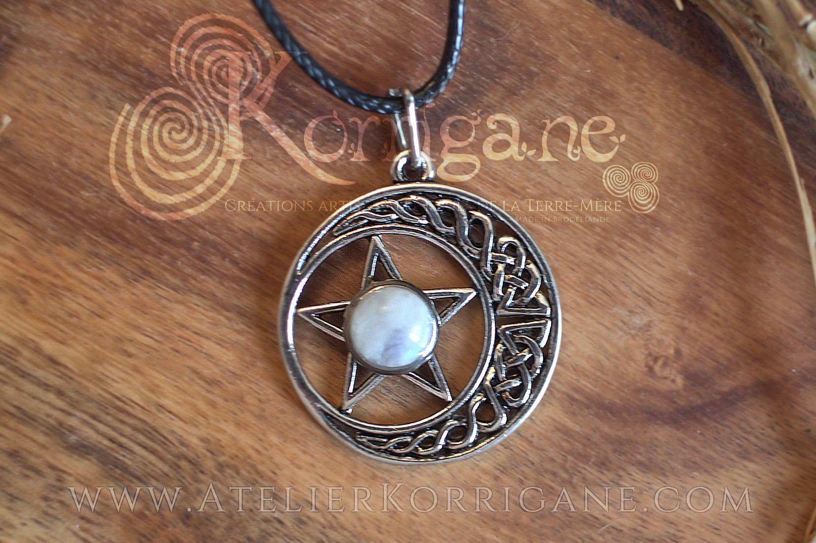 Médaillon Pentagramme Lune en Quartz Korrigane