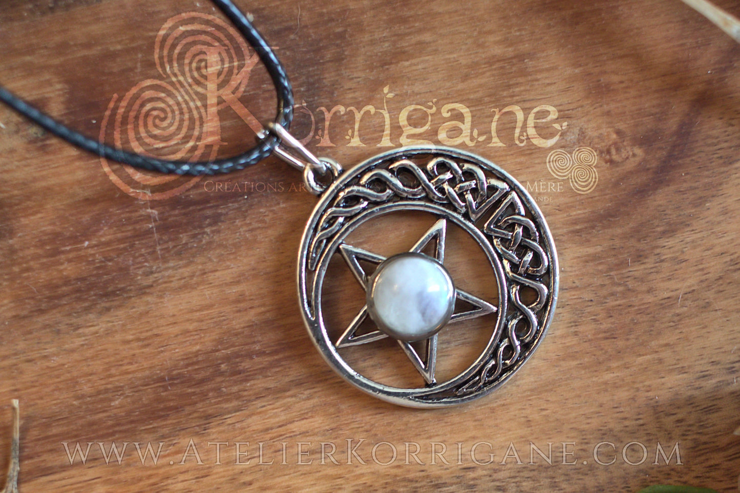 Médaillon Pentagramme Lune en Quartz Korrigane