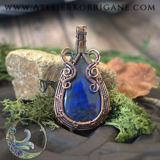 Pendentif en Labradorite Bleue Korrigane