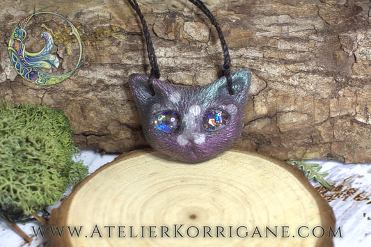 Pendentif Petit Chat Violet-Vert irisé Korrigane