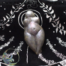 Charger l&#39;image dans la galerie, Gaia votre Déesse-Mère de Guidance - Aubépine Korrigane