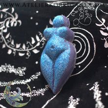 Charger l&#39;image dans la galerie, Talisman Gaia votre Déesse-Mère de Guidance - Bleu Pailleté Korrigane