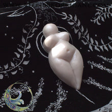 Charger l&#39;image dans la galerie, Gaia votre Déesse-Mère de Guidance - Blanc Nacré Korrigane