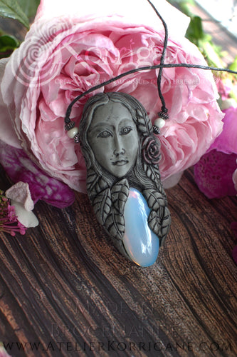 Pendentif Déesse-Mère Opalite - korrigane
